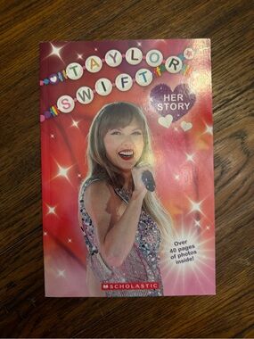 Scholastic Pink Pop Star Fan Book